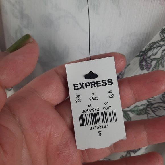 Express V Neck Sleeveless Floral Wrap Blouse Top - Picture 11 of 11